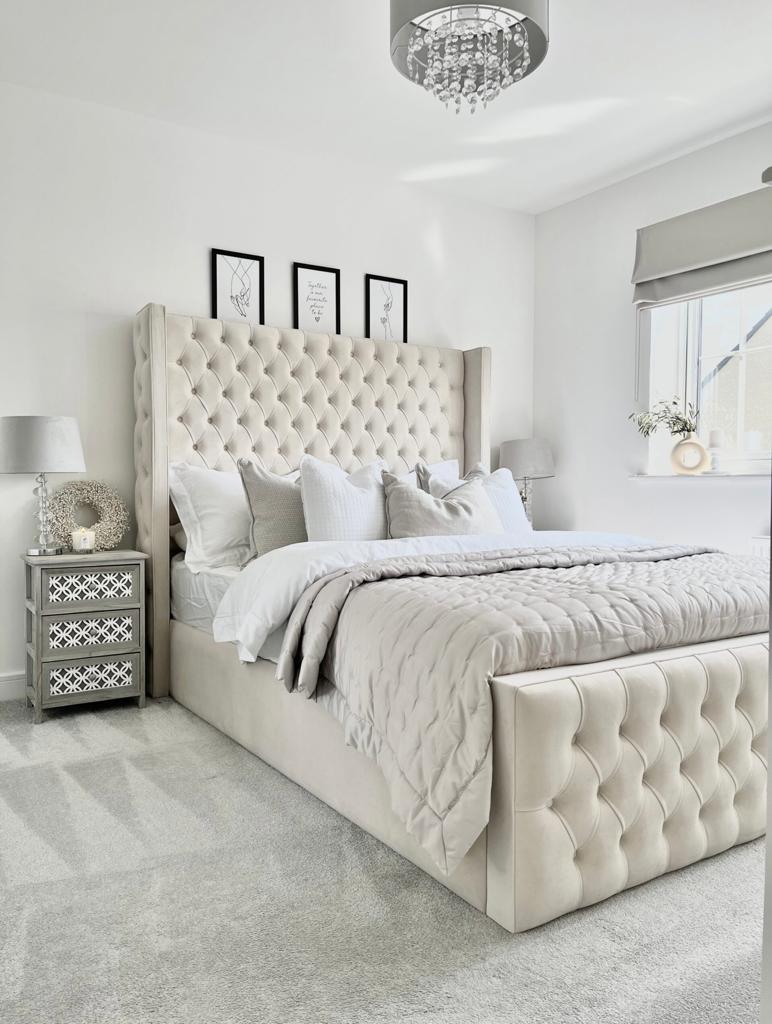 Brescia Chesterfield Winged Upholstered Fabric Bed