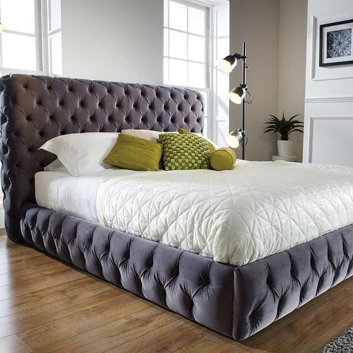 Brixton Chesterfield Upholstered Fabric Bed